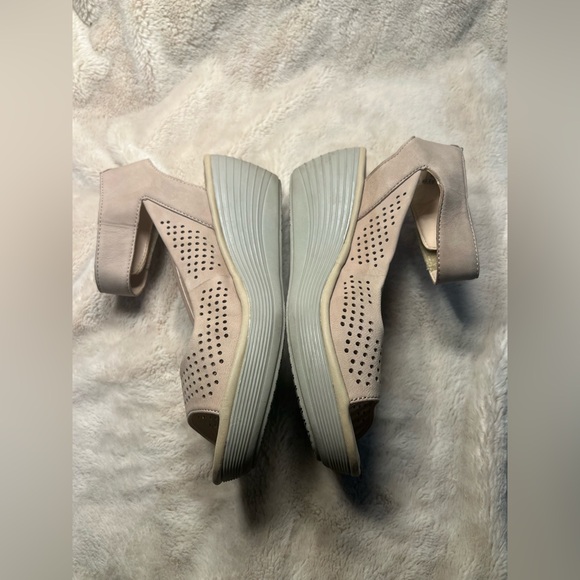 Clarks womens wedge size 8.5 - Picture 3 of 7